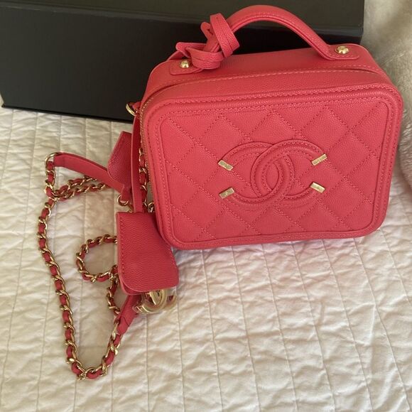 CHANEL Caviar Quilted Small CC Filigree Vanity Case Pink - Picture 2 of 16